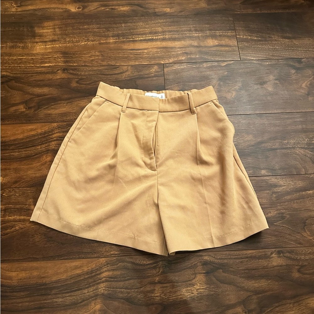 Abercrombie & fitch dress shorts khaki color - size s